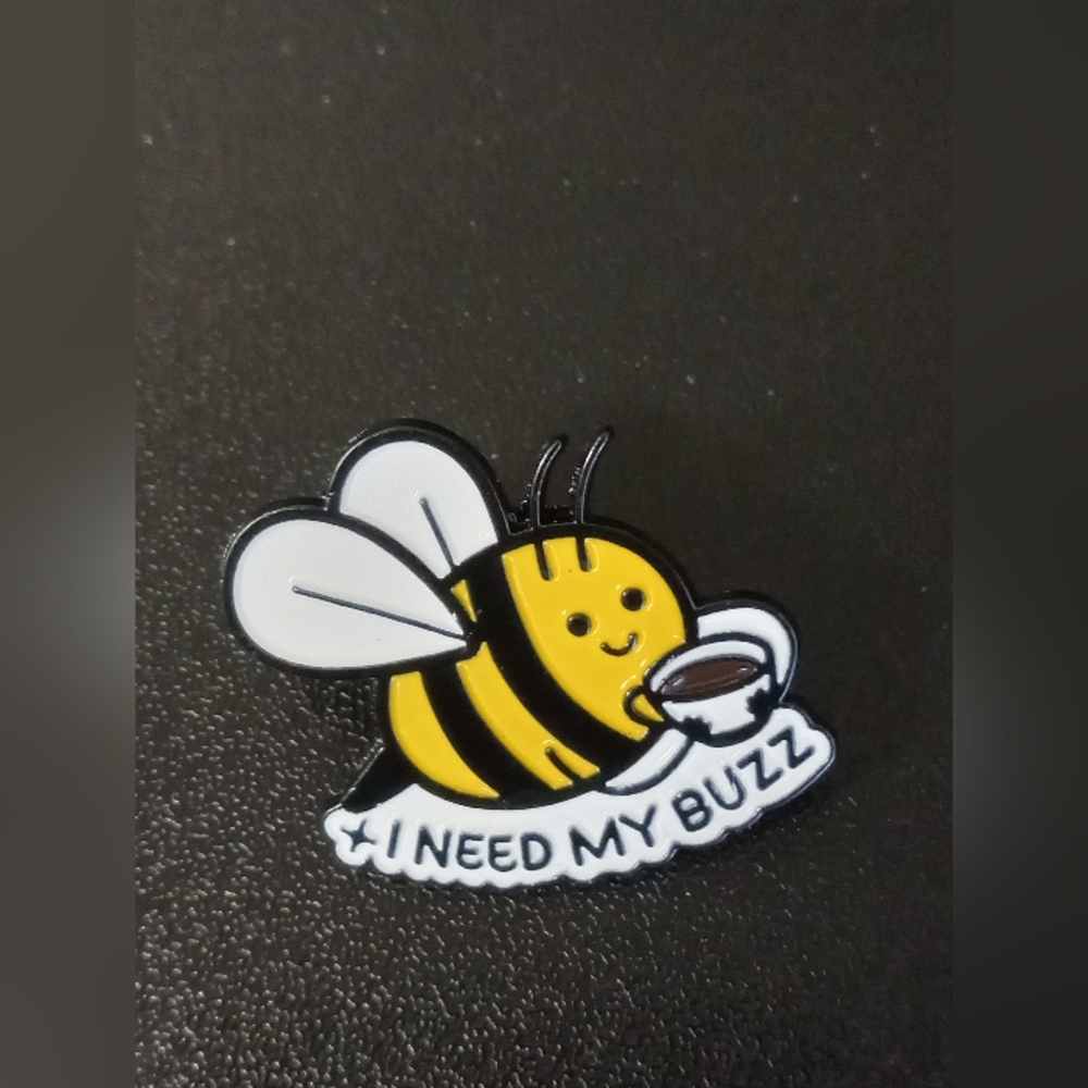 Bee Brooch - New 🐝